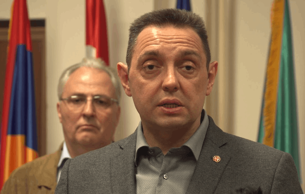 VULIN BESAN POSLE SINOĆNJEG DIVLJANJA PO GRADU: Oni su OLOŠ, posustaje KORONA ali ne i <span style='color:red;'><b>LJUDSKA GLUPOST</b></span>! 